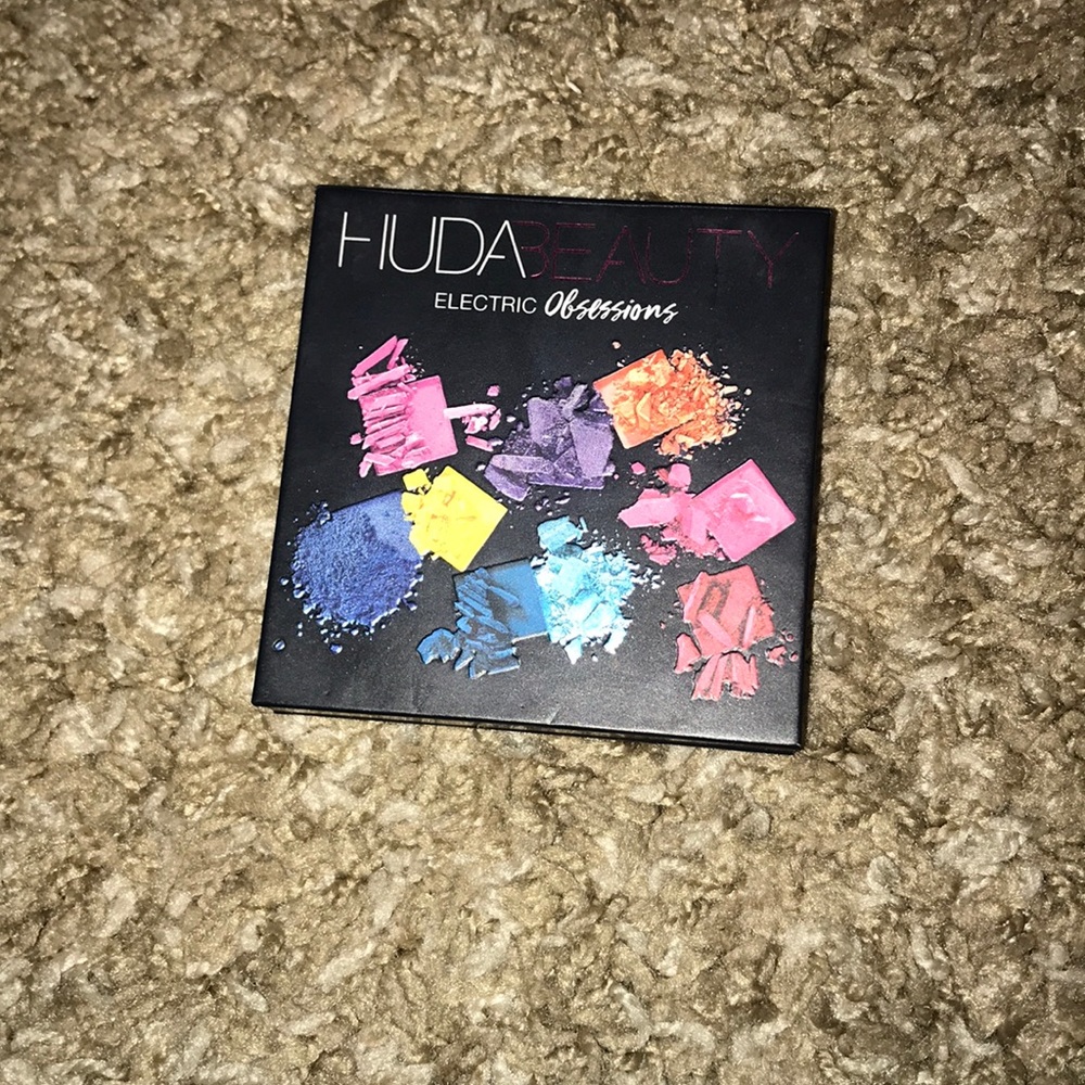 Huda beauty electric obsessions